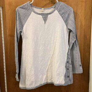 🐻Size S - Lazy Sundays - White and Blue Knit Pullover